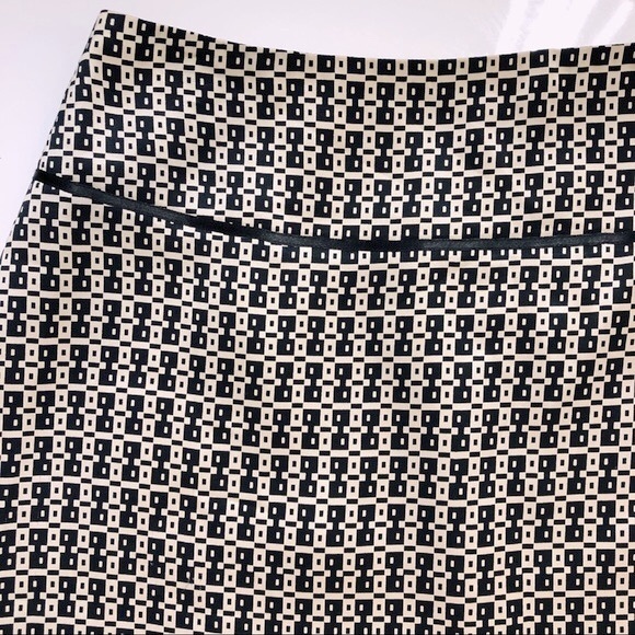 Banana Republic silk every day school work church Classic print Sz. 8 - Picture 4 of 8
